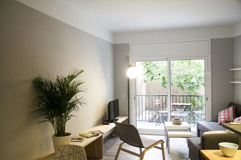 Idyllic Apartment With Terrace Barcelone